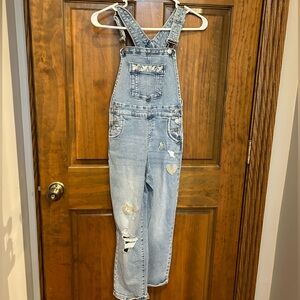 Girls size 9 distressed bibs. Never worn.